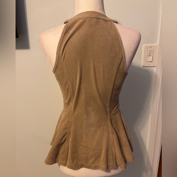 Beautiful Faux Suede Zipper Front Guess Top - Picture 8 of 11